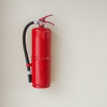 Löschen mit Handfeuerlöschern - Unterweisung / Arbeitsanweisung Safeguard | Unterweisungen für mehr Arbeitssicherheit – Evaluierung | Dokumentation | Vorlagen | Unterweisungen – Löschen mit Handfeuerlöschern