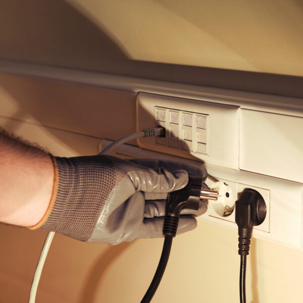 Elektrizität und Geräte im Büro - Unterweisung / Arbeitsanweisung